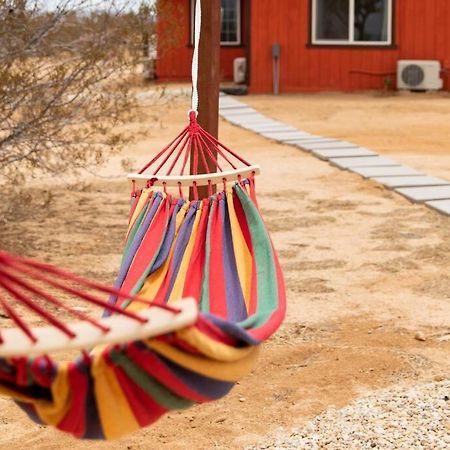 Cryptic Cabin-Tranquil Bohemian Getaway W/Hot Tub Yucca Valley Exterior foto