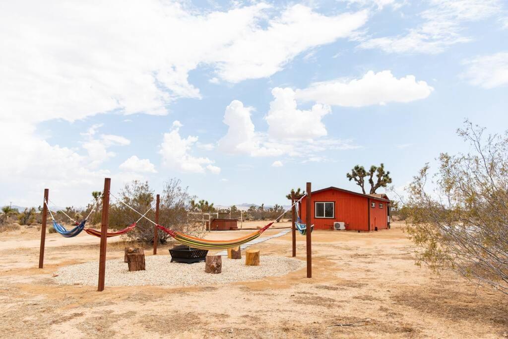 Cryptic Cabin-Tranquil Bohemian Getaway W/Hot Tub Yucca Valley Exterior foto