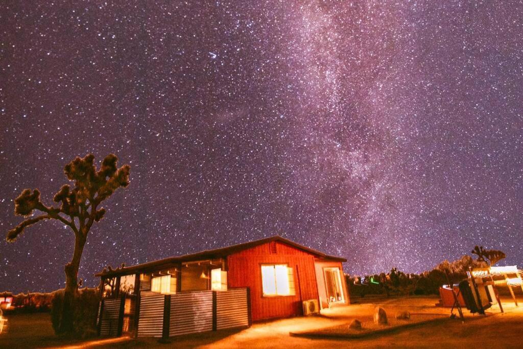Cryptic Cabin-Tranquil Bohemian Getaway W/Hot Tub Yucca Valley Exterior foto