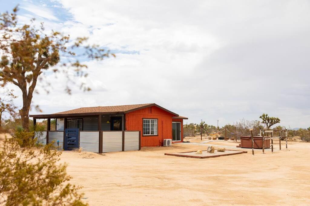 Cryptic Cabin-Tranquil Bohemian Getaway W/Hot Tub Yucca Valley Exterior foto