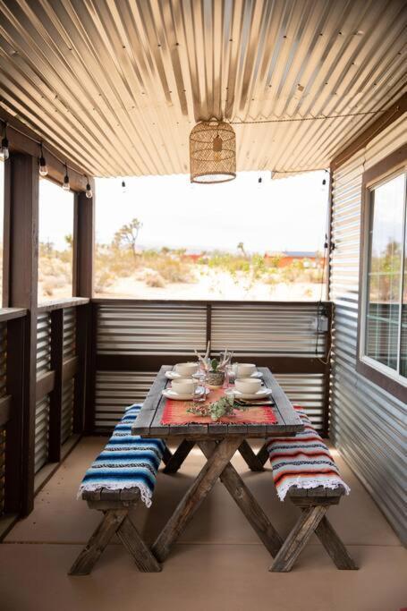 Cryptic Cabin-Tranquil Bohemian Getaway W/Hot Tub Yucca Valley Exterior foto